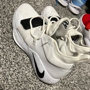 Basketball shoe, great shape but worn
